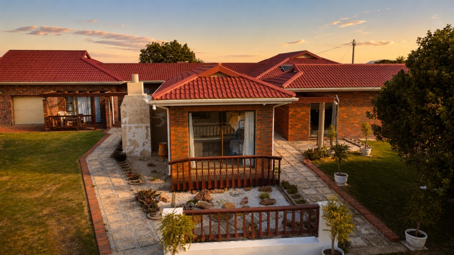 7 Bedroom Property for Sale in Oyster Bay Eastern Cape